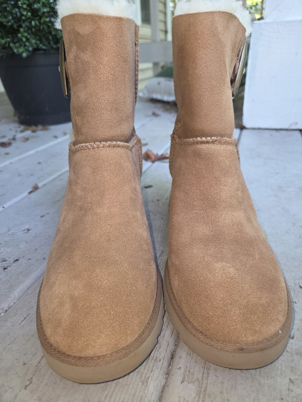 UGG Classic Femme Toggle Wedge Boots Chestnut Suede Shearling Women SZ 6.5